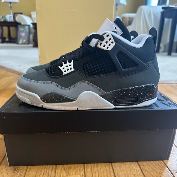 Jordan 4 - Picture 3 of 14